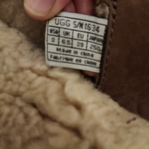 UGG Leather Boots Women's 8 Brown Sheepskin Lining S/N 1634 F80070 - Picture 9 of 11